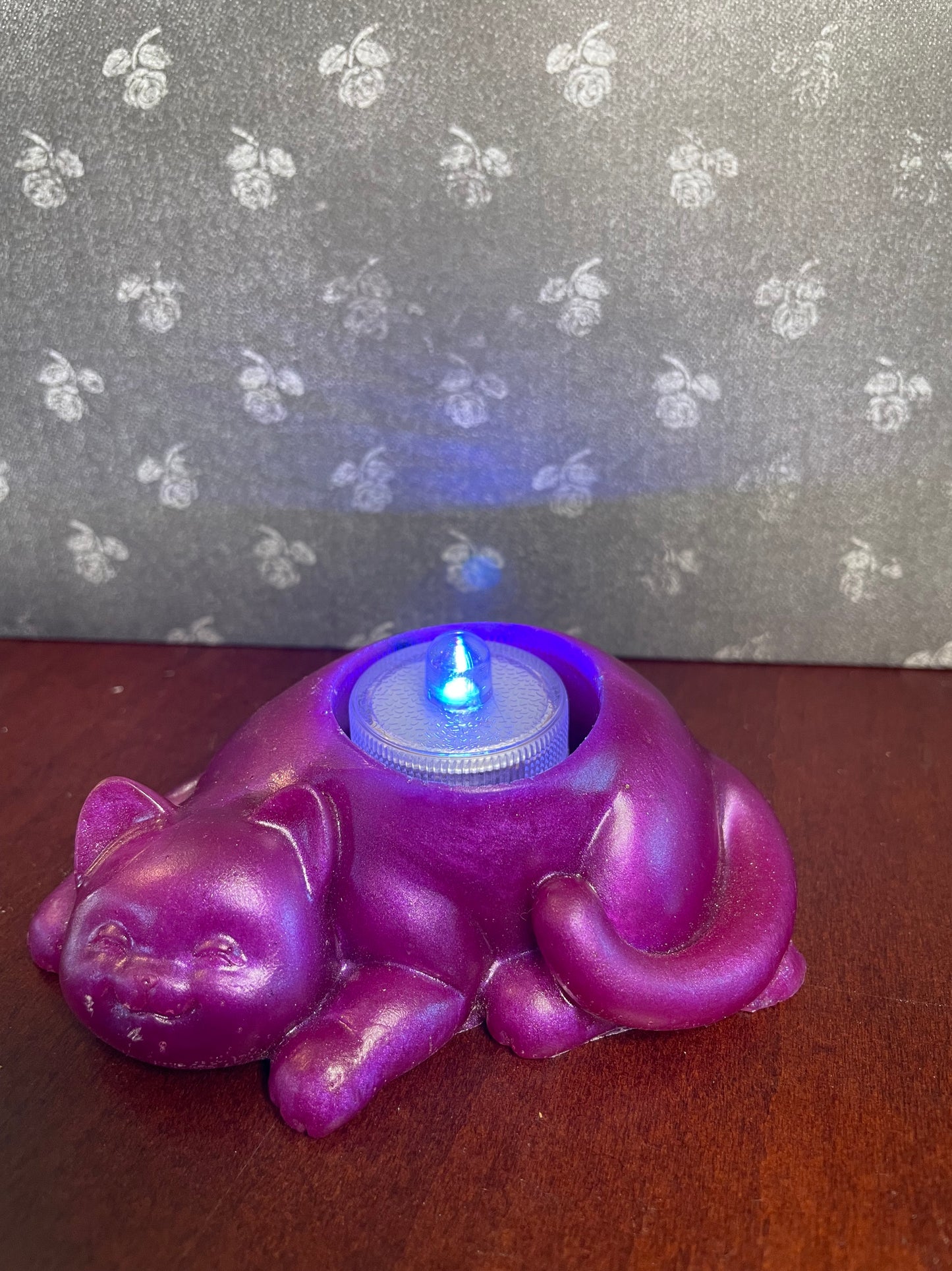 Kitty T-light candle holder